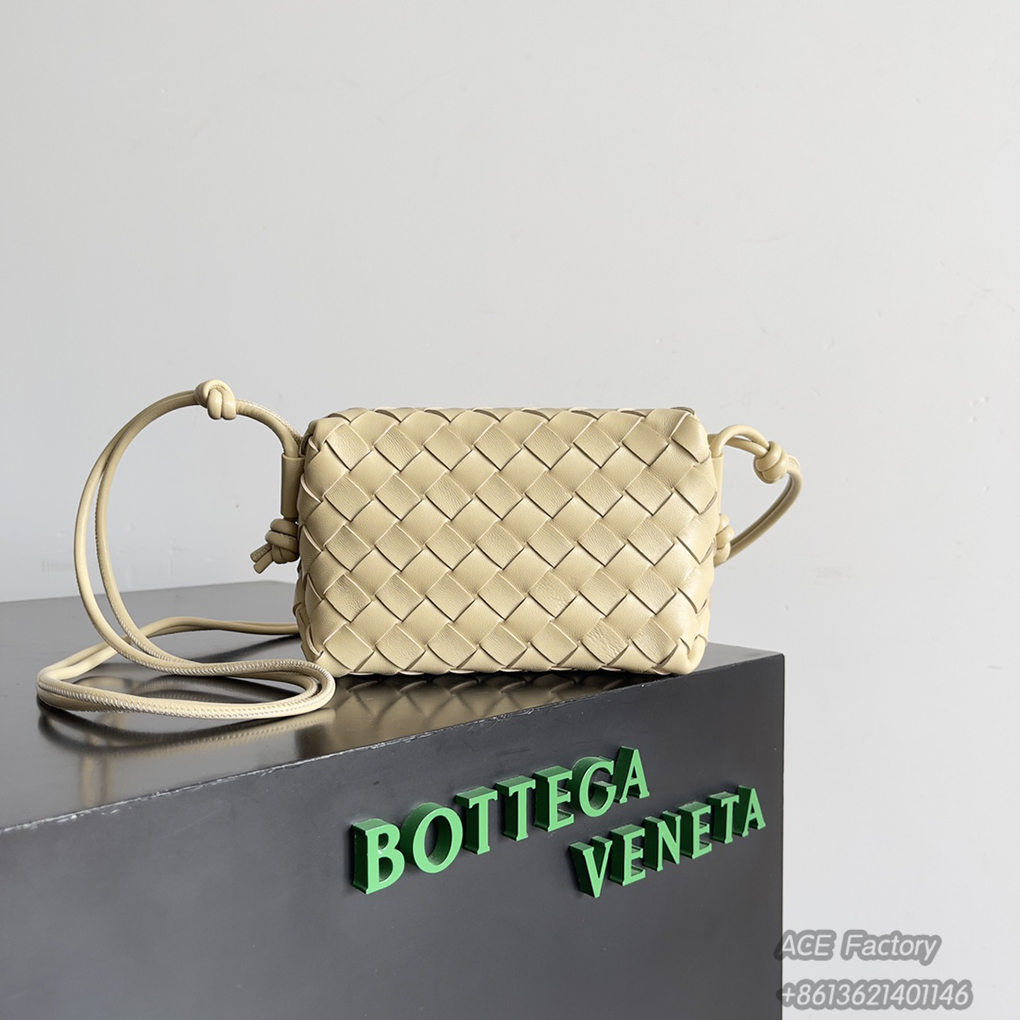 Bottega Veneta Mini Loop Camera   Crossbody Bag 723547 Intrecciato Lambskin Leather Signature Knot Luxury Designer Mirror 9A 17cm