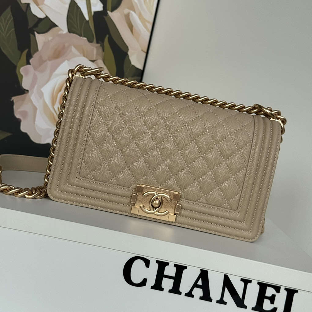 Chanel leboy caviar 67086 fine ball pattern CNITFR classic popular HandBag 9A mirror quality 25cm   Virginie Viard  Karl Lagerfeld 