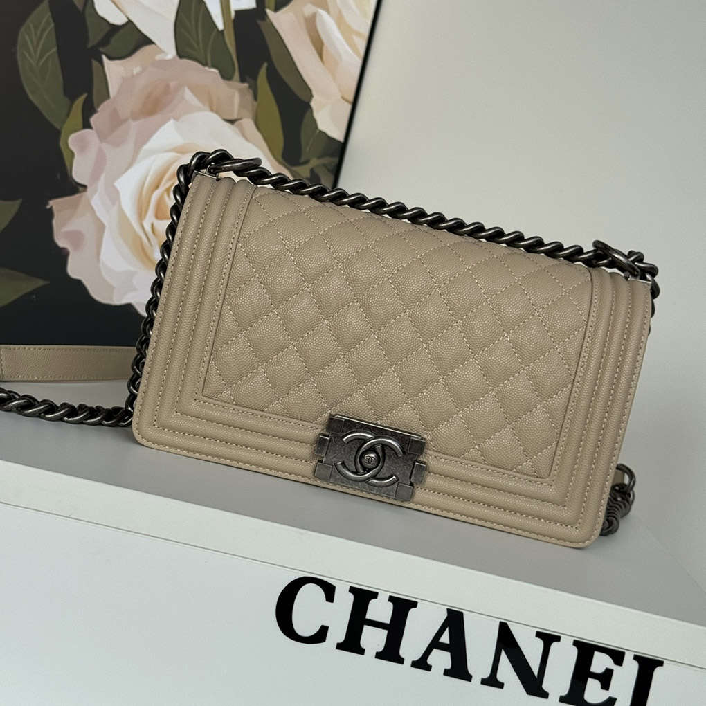 Chanel leboy caviar 67086 fine ball pattern CNITFR classic popular HandBag 9A mirror quality 25cm   Virginie Viard  Karl Lagerfeld 