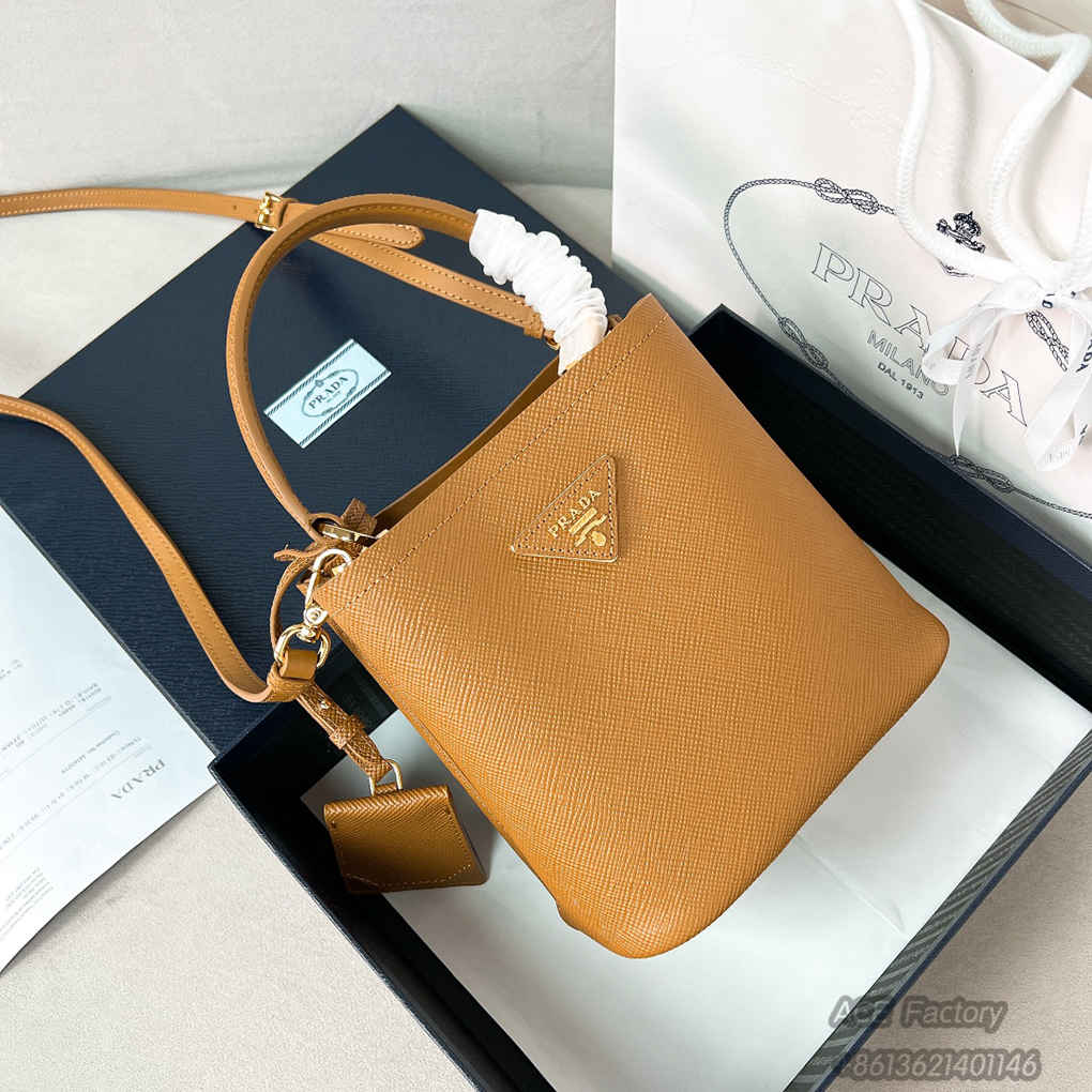 Parda Bucket Saffiano Crossgrain Leather Handbag Shoulder Crossbody 1BA217 Triangle Metal Logo Handbag Fashion 9A Mirror Quality Luxury Design 18cm