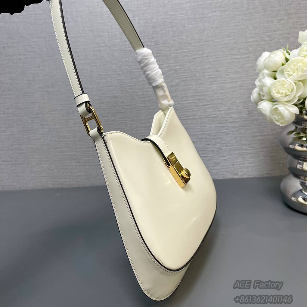 Parda Cheo Shoulder Bag Lock Closure Smooth Patent Leather Shiny Crystal Triangle Metal Logo Handbag Fashion 9A Mirror Quality Luxury Design 26 cm