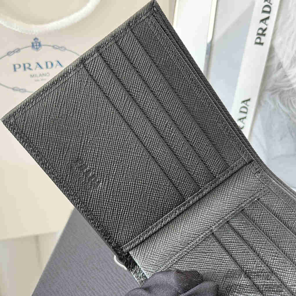 PRADA Men's Cross Grain Short Wallet  2M0513   Triangle Metal Logo Fashion 18 Card Slots Purse 9A Mirror Quality Luxury Design 11 cm