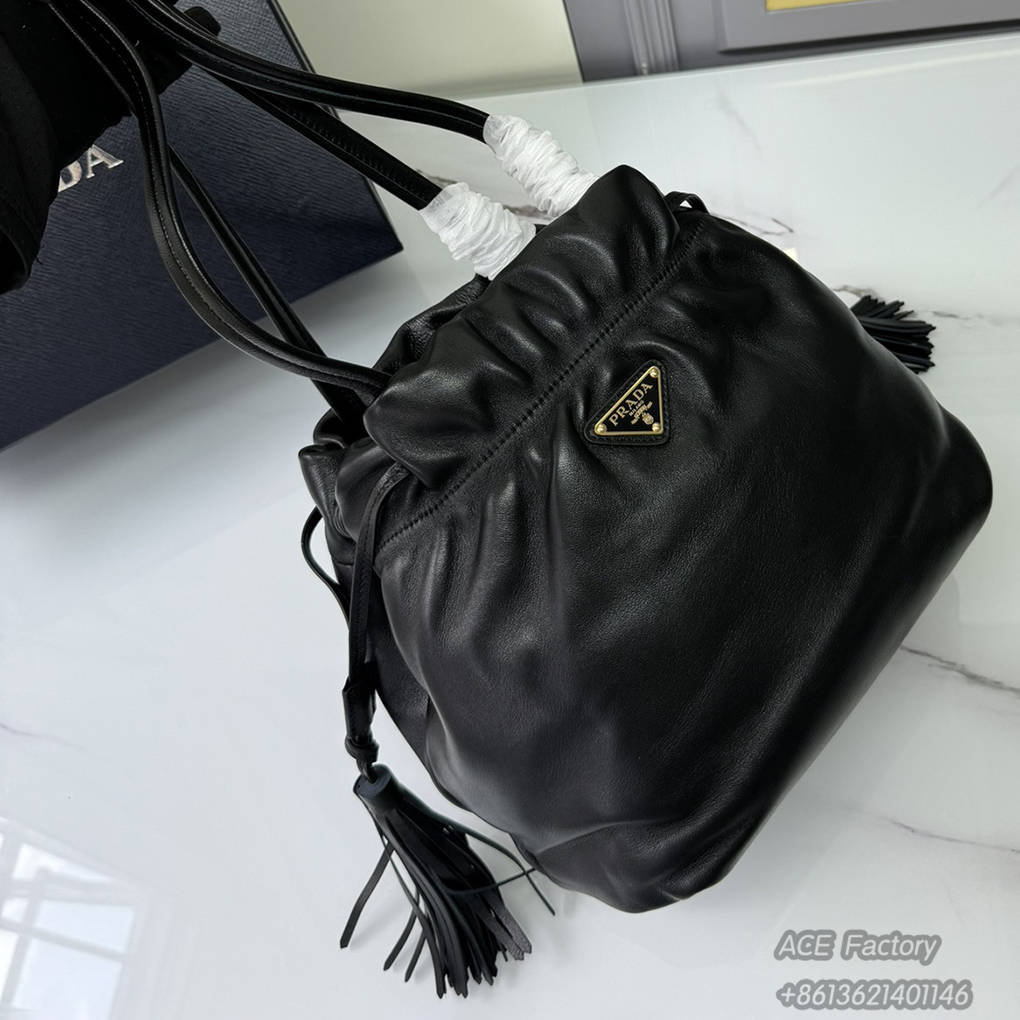 Prada Lucky Bag Drawstring Bucket Handbag 1BG541 Sheepskin Tassel Triangle Metal Logo Handbag Fashion 9A Mirror Quality Luxury Design 24cm