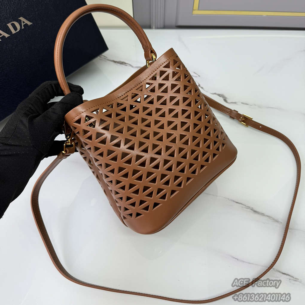 Prada Hollow Leather Bucket Saffiano Perforated Calfskin 1ba217 Triangle Metal Logo Handbag Fashion 9A Mirror Quality Luxury Design 17cm