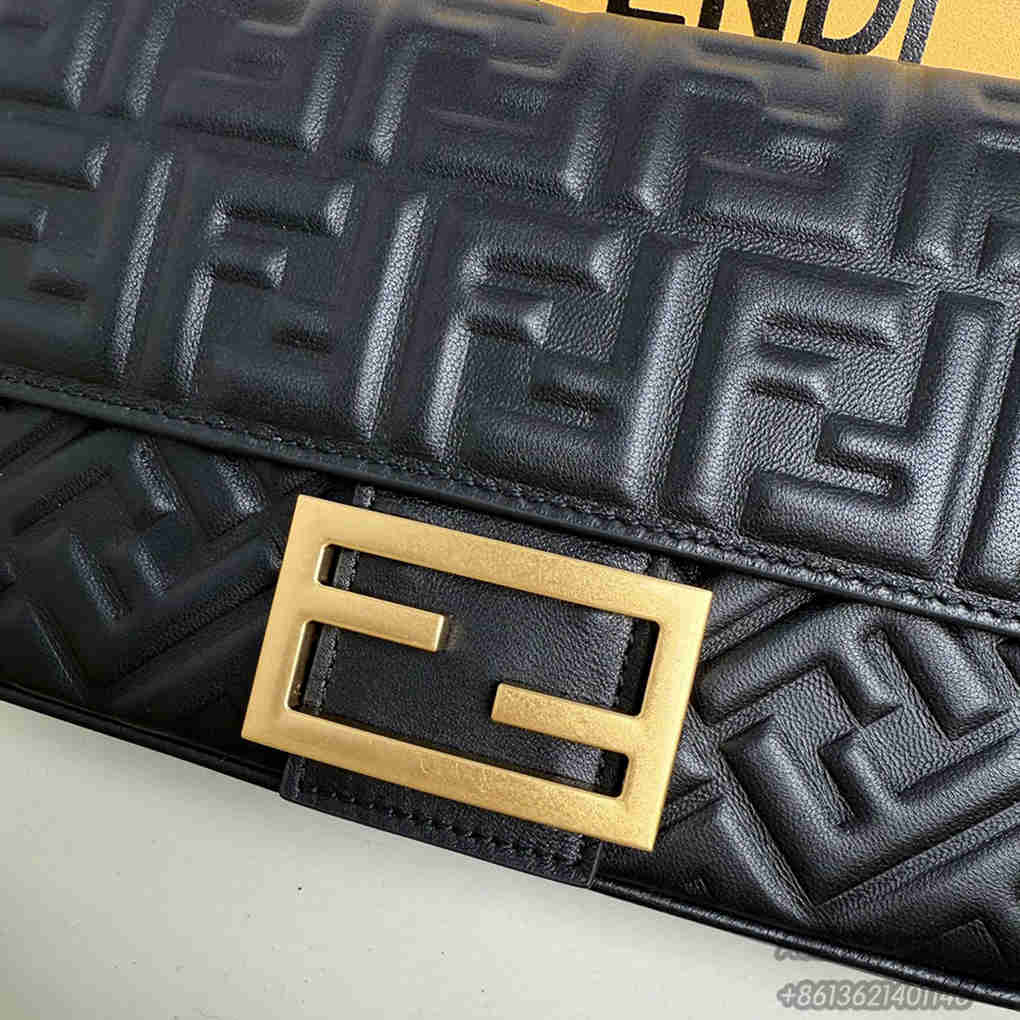 FENDI Baguette Chain Shoulder Bag 3D Textured FF Pattern Panappa Lambskin Tote Casual Fashion Handbag Luxury Designer Mirror Quality 24cm