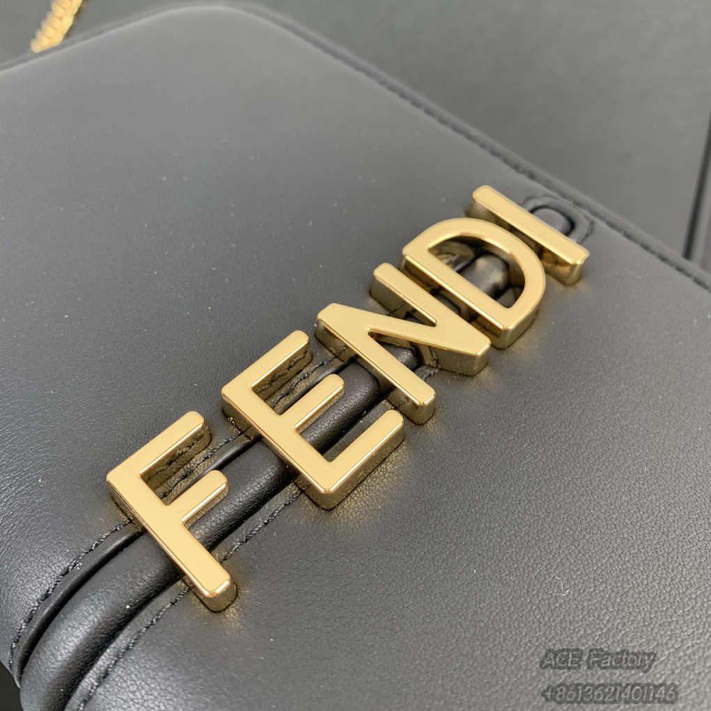 FENDI Graphy New Chain Bag Clutch Shoulder Bag Underarm Casual Fashion 3008 Handbag Luxury Designer Mirror Quality 21cm