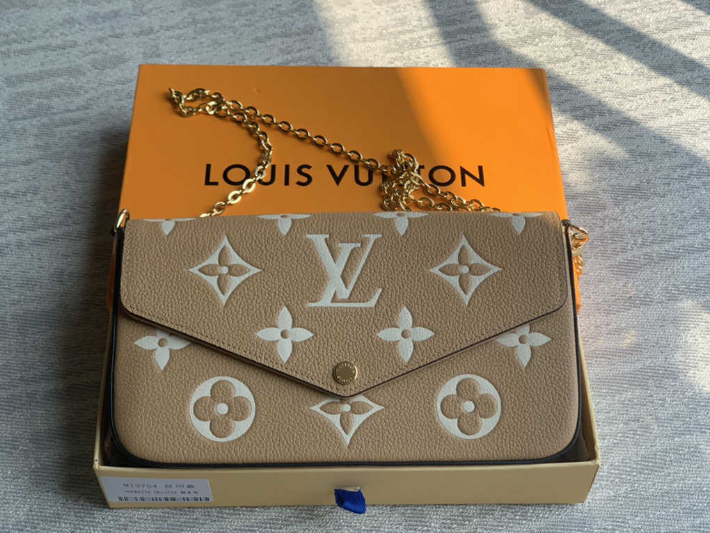 Félicie Pochette Louis Vuitton Monogram Coated Canvas and Genuine Leather Chain Wallet Shoulder Bag 9A Mirror Quality Luxury Design 21cm  M81896 M12754 