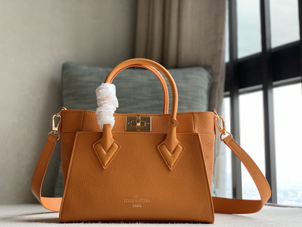 On My Side PM and MM Tote Bags Soft Calfskin M57728 M53826 Classic Monogram Coated Canvas and Calfskin Shoulder Crossbody Handbag Elbow Louis Vuitton Luxury Designer 9A Mirror Quality 