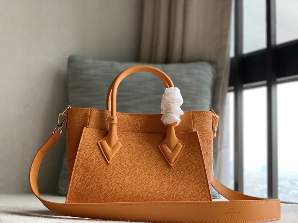 On My Side PM and MM Tote Bags Soft Calfskin M57728 M53826 Classic Monogram Coated Canvas and Calfskin Shoulder Crossbody Handbag Elbow Louis Vuitton Luxury Designer 9A Mirror Quality 