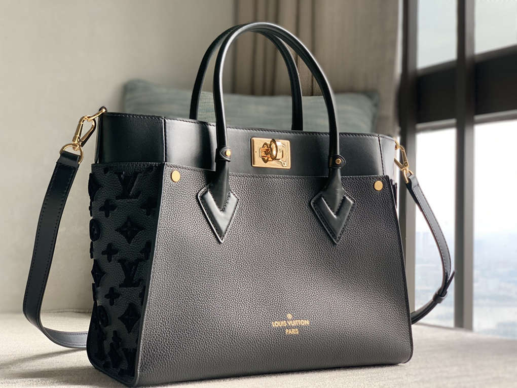 On My Side PM and MM Tote Bags Soft Calfskin M57728 M53826 Classic Monogram Coated Canvas and Calfskin Shoulder Crossbody Handbag Elbow Louis Vuitton Luxury Designer 9A Mirror Quality 