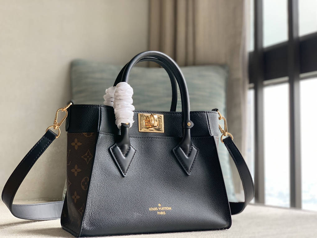 On My Side PM and MM Tote Bags Soft Calfskin M57728 M53826 Classic Monogram Coated Canvas and Calfskin Shoulder Crossbody Handbag Elbow Louis Vuitton Luxury Designer 9A Mirror Quality 